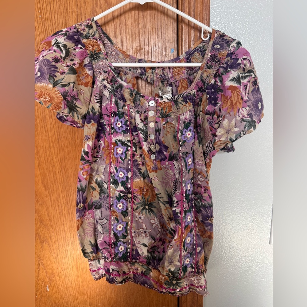 Charlotte Russe size M pedal sleeve floral print, stitched detail open back